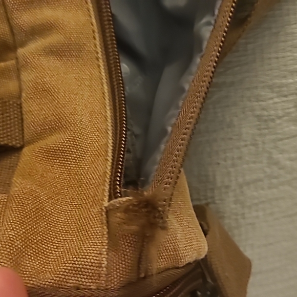 Mens brown duffel bag broken zipper - Picture 7 of 8